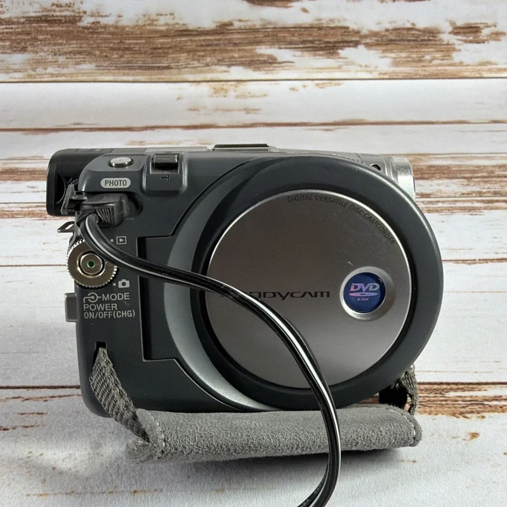 Sony Handycam DCR-DVD103 DVD Camcorder Body ONLY Broken Focus Parts Repair
